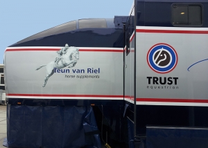 trailer belettering paardentrailer belettering