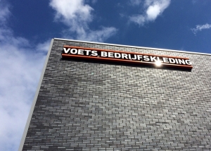 gevelreclame lichtletters verlicht